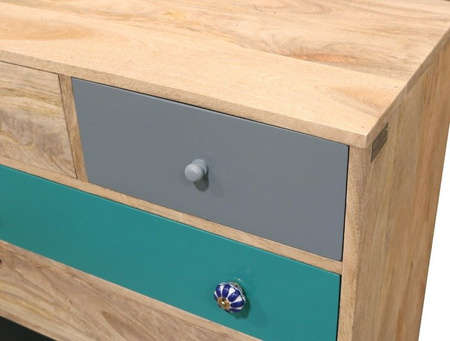 Komoda drewniana w skandynawskim stylu