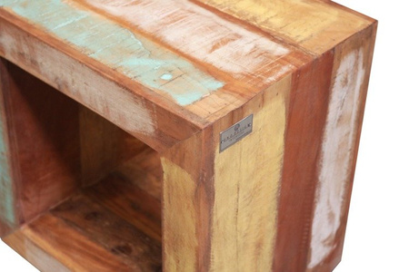 Kwadratowy pomocnik z drewna z odzysku RT-UN841-RC