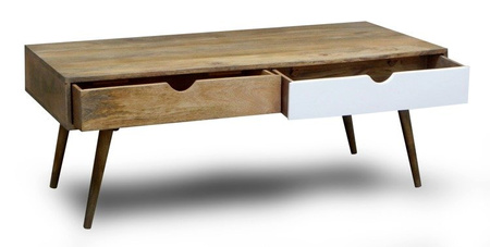 Stolik kawowy drewniany w skandynawskim stylu