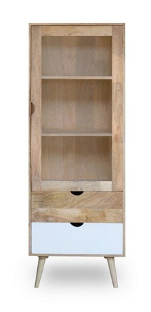 Witryna drewniana w w skandynawskim stylu